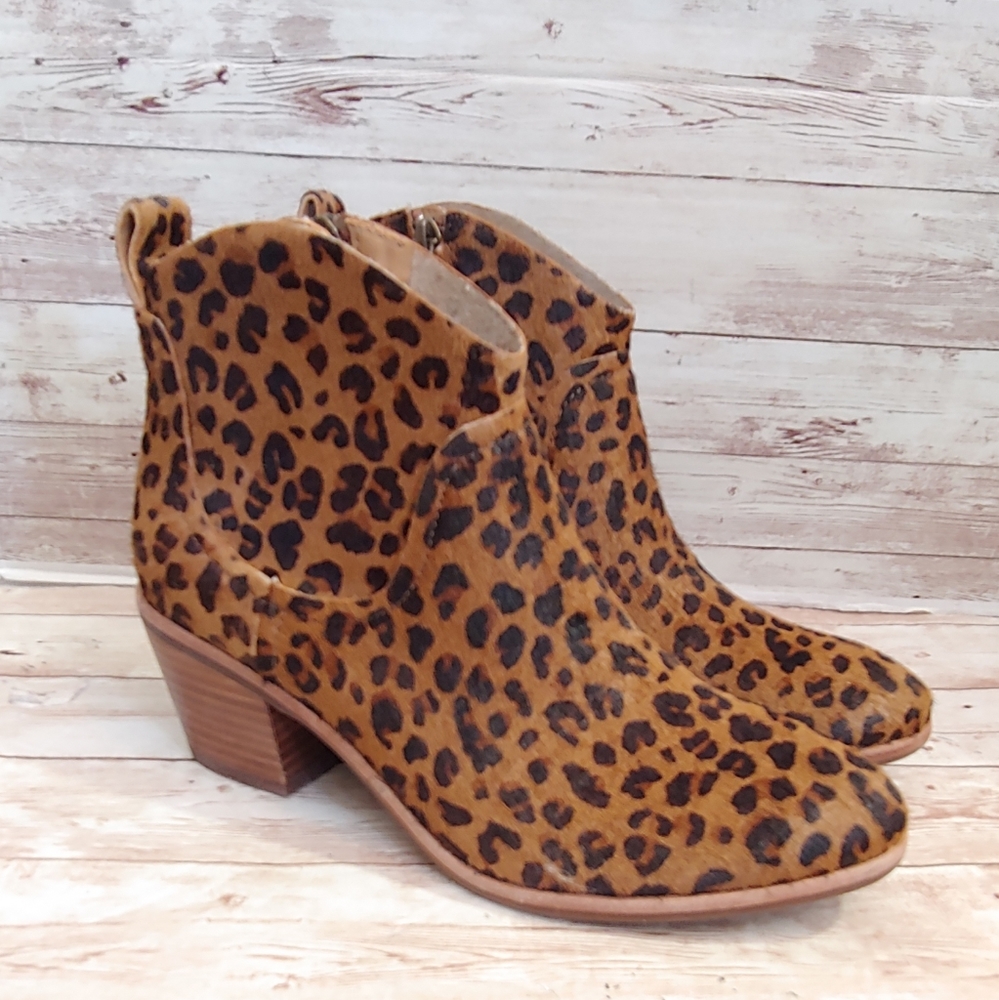 UGG new kingsburg leopard western ankle boots
